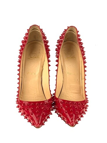 40 Beden Christian Louboutin Stiletto %70 İndirimli.