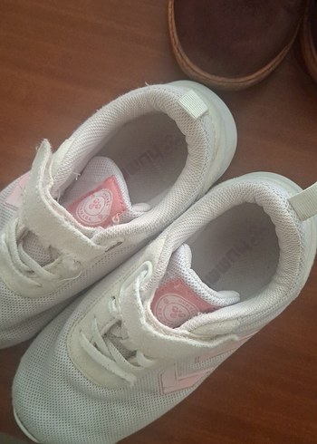 30 Beden Kız Çocuk Beyaz Cırt Cırtlı Sneaker