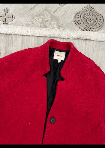 Kırmızı Düğmeli Uzun Kaban - Görsel 2