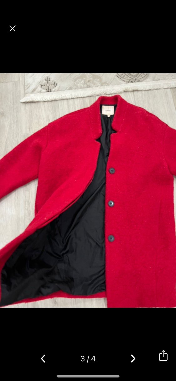 Kırmızı Düğmeli Uzun Kaban - Görsel 3