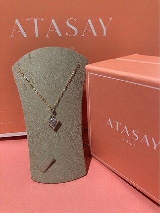 Üçgen swarovski taşlı gerdanlık