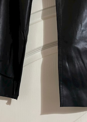 Kadın Siyah Deri Midi Pantolon - Görsel 2