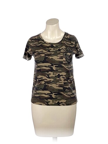 PreLoved T-shirt %70 İndirimli.