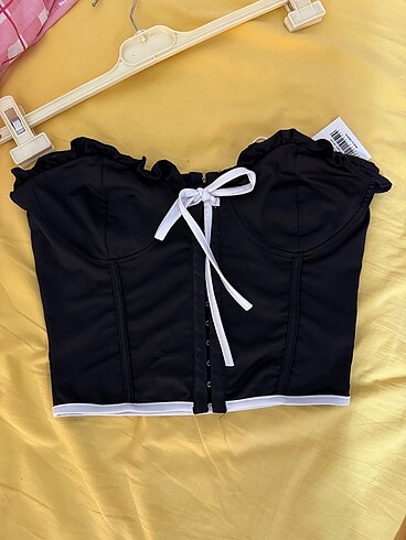 Straplez crop
