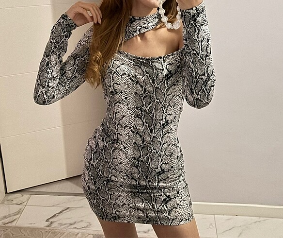 Desenli elbise