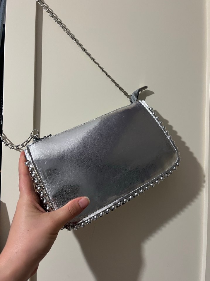 Gri Zincir Detaylı Metal Kadın Çanta - Görsel 2