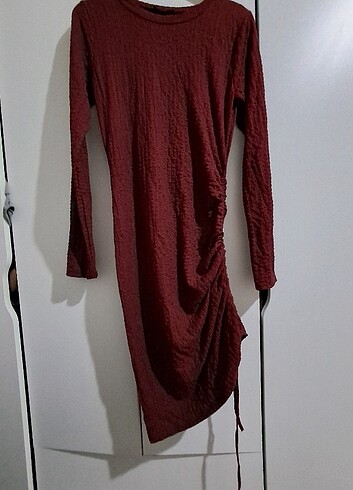 Diğer BORDO KALEM YANDAN BÜZGÜLÜ ELBİSE