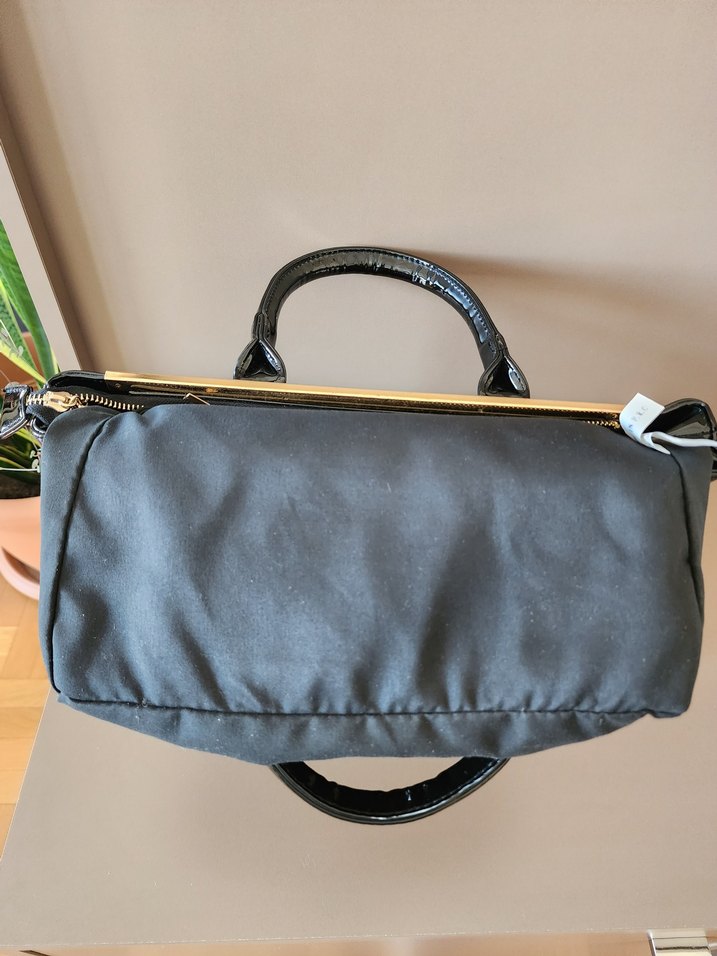 Siyah Parlak Deri Kadın Çanta - Görsel 4