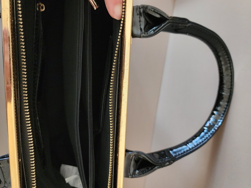 Siyah Parlak Deri Kadın Çanta - Görsel 5