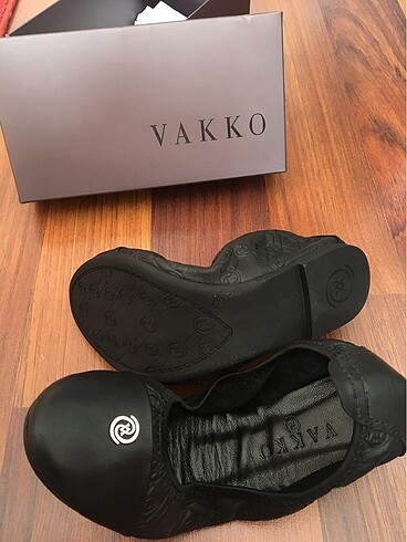 Vakko Vakko Siyah Monogram Balerin Babet
