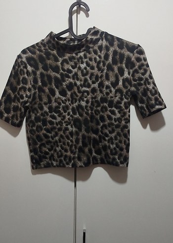 Kısa Kollu Leopar Desenli Mini Bluz