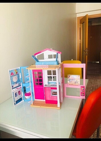 Barbie evi