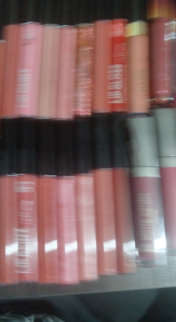 Çok Renkli Avon ve Pierre Cardin Ruj Seti - Görsel 2