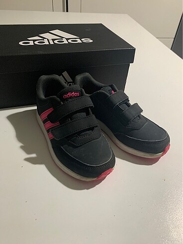 Adidas çocuk spor ayakkabısı