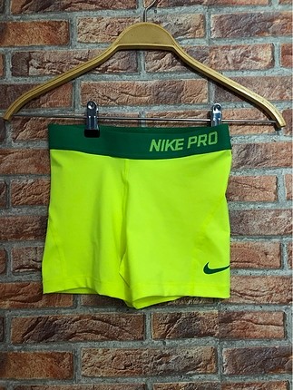 Nike pro kısa tayt