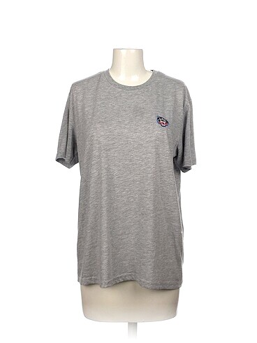 Kenzo T-shirt %70 İndirimli.