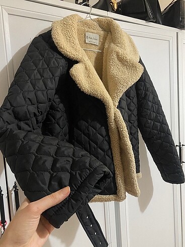 Zara İçi kürklü Mont kapitone
