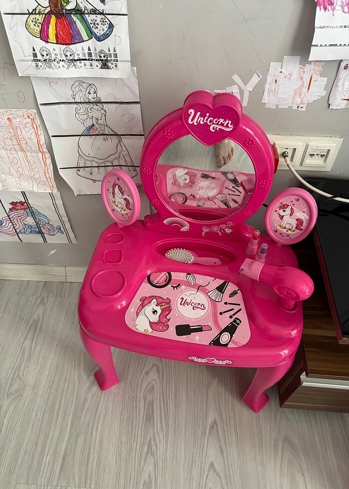 Oyuncak makyaj masası - Görsel 2