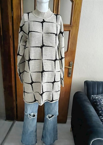 Gri Kare Desenli Boğazlı Uzun Triko Kazak