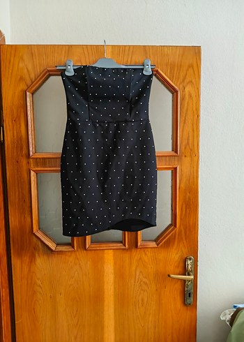 36 Beden Siyah Puantiyeli Straplez Kalem Elbise