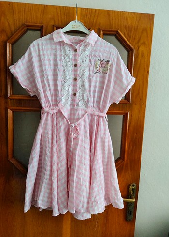 Kız Çocuk Pembe Düğmeli Nakışlı Elbise