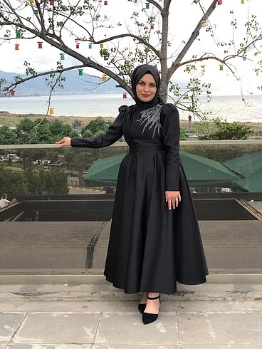 Trendyol & Milla Saten taşlı abiye