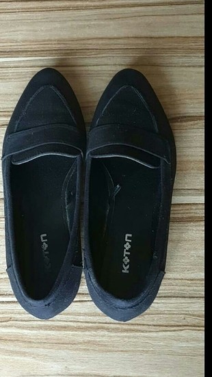 Koton 37 numara babettir çok az giyilmistir yeni gibidir.