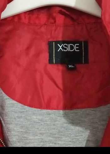 Gri Detaylı Kırmızı Düğmeli Kadın Yağmurluk - Görsel 6