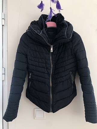 Zara Mont