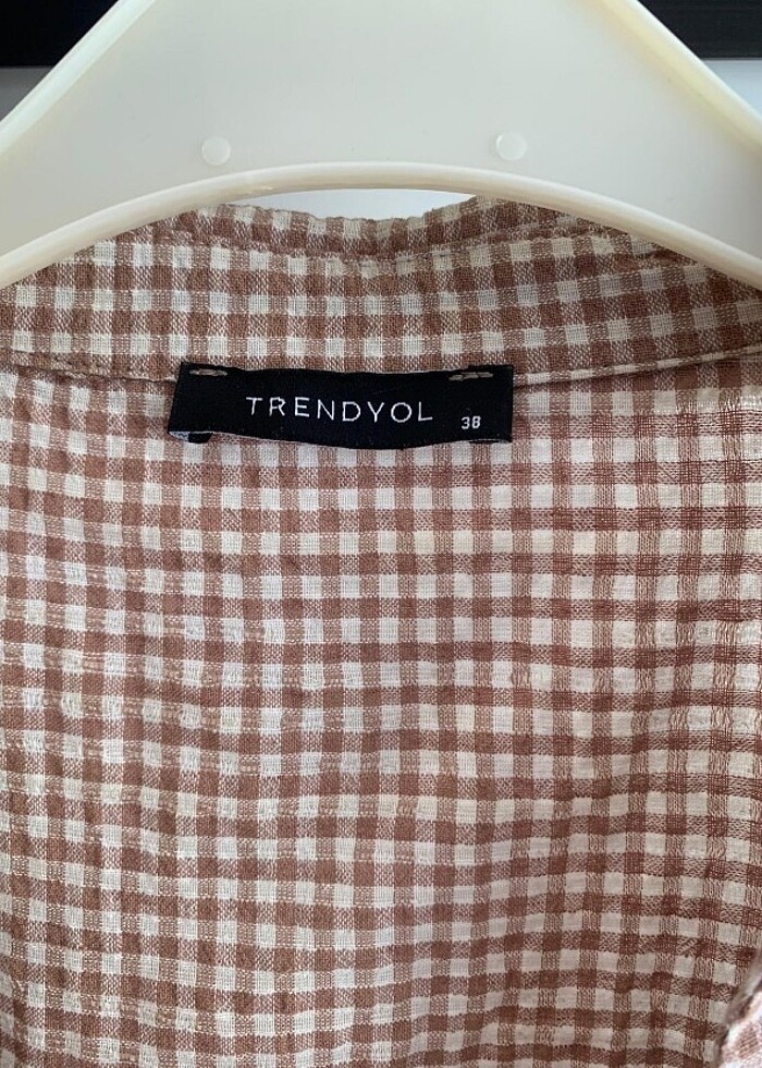 3 farklı bluz gömlek bulunmaktadır - Görsel 4