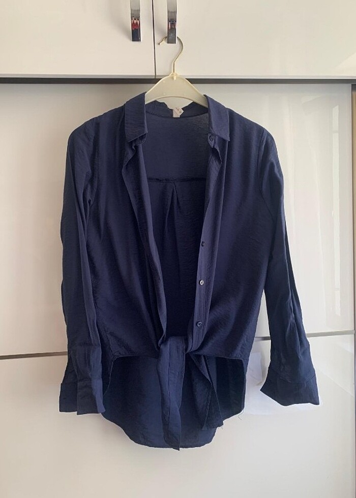 3 farklı bluz gömlek bulunmaktadır - Görsel 5