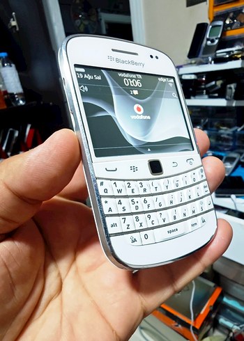 Beyaz BlackBerry Q10 Klavyeli Telefon - Görsel 2