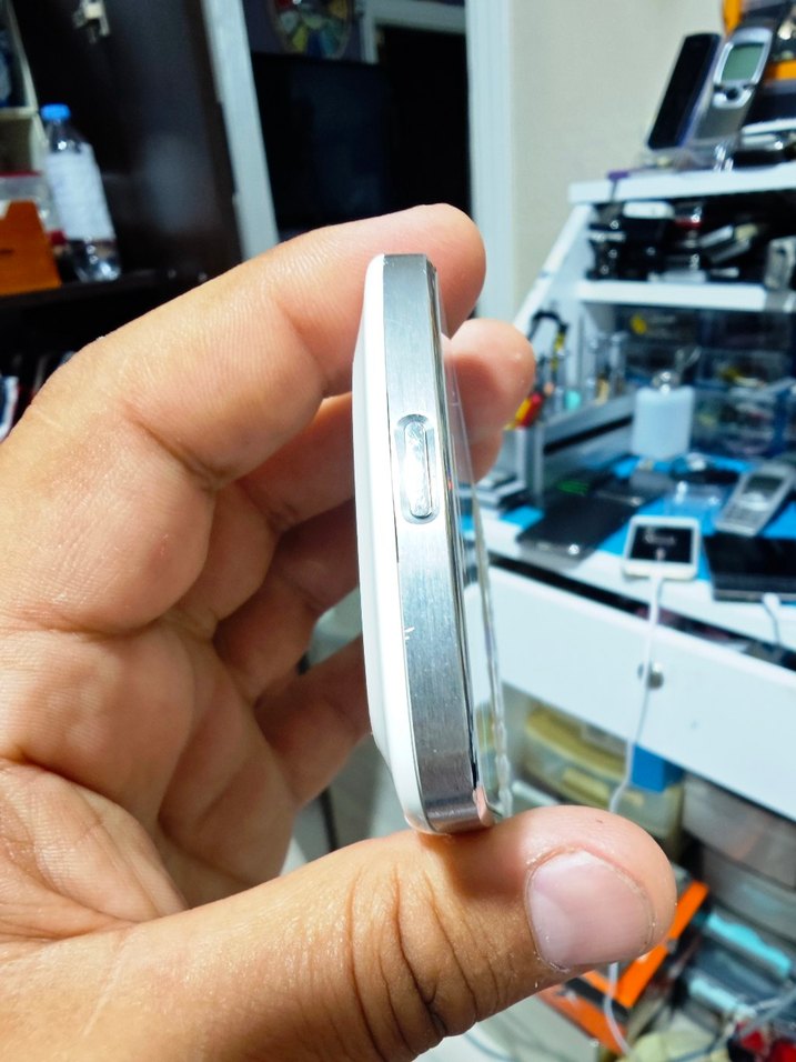 Beyaz BlackBerry Q10 Klavyeli Telefon - Görsel 3