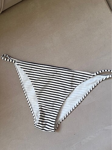 H&M çizgili bikini altı