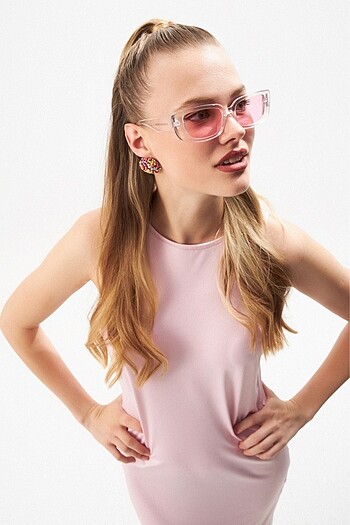 Pembe camlı güneş gözlüğü