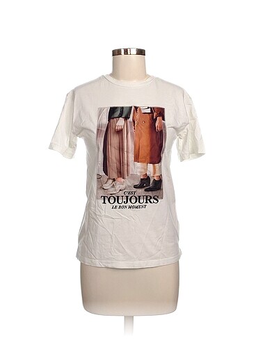 Mango T-shirt %70 İndirimli.