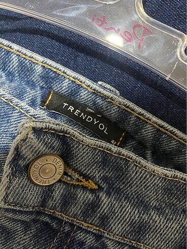 Trendyol & Milla Jean / kot