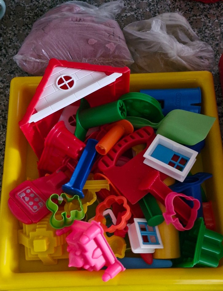 Renkli Plastik Oyuncak Ev Parçaları Seti - Görsel 2