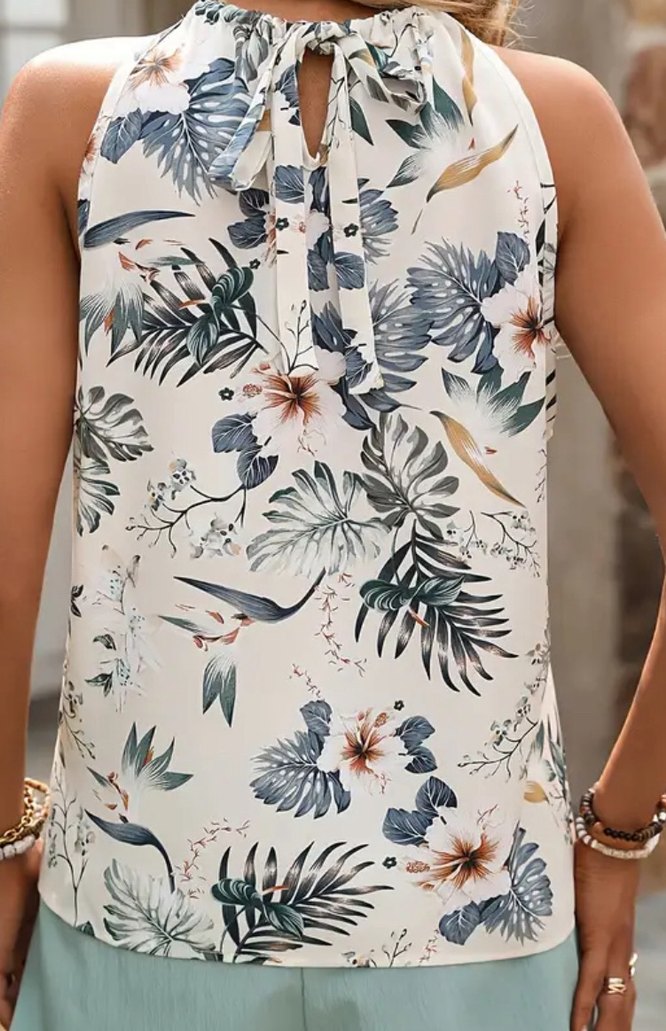 Desenli Tropikal Halter Üst ve Yüksel Bel Şort - Görsel 4