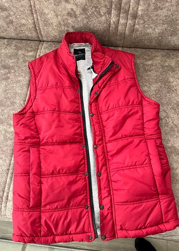 Kemer Detaylı Kırmızı Kadın Şişme Yelek - Görsel 3