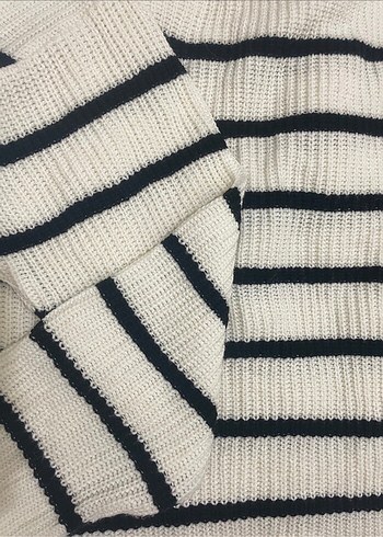 Gri Çizgili Kadın Triko Kazak - Görsel 2