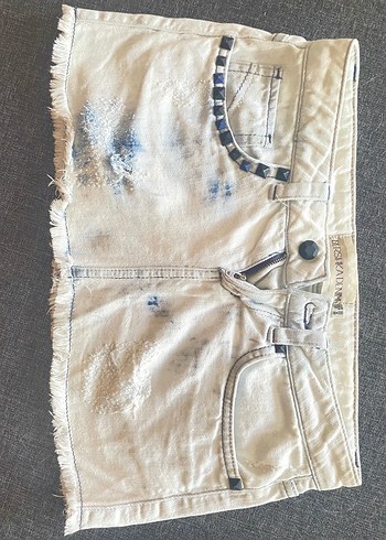Nakış Detaylı Beyaz Denim Mini Etek