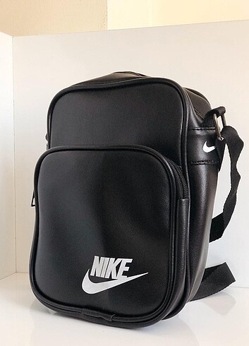 Nike çanta