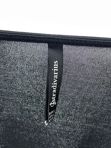 l Beden siyah Renk Stradivarius Bluz %70 İndirimli.