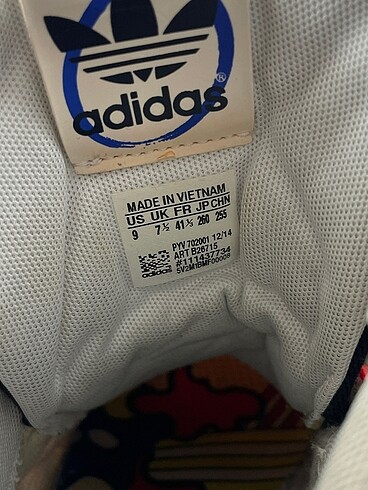 41,5 Beden çeşitli Renk Adidas Spor Ayakkabı %70 İndirimli.