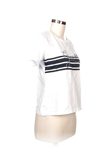 Guess Guess T-shirt %70 İndirimli.
