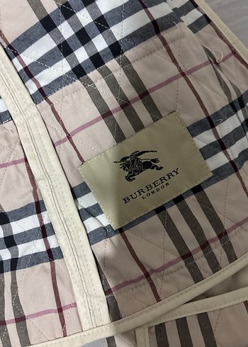 Burberry kapitone mont - Görsel 4