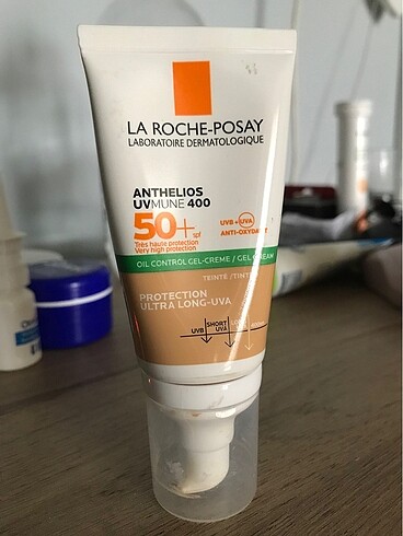 La Roche Posay renkli güneş kremi