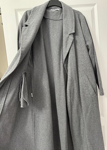 Gri önden bağlamalı uzun kaşe mont - Görsel 3