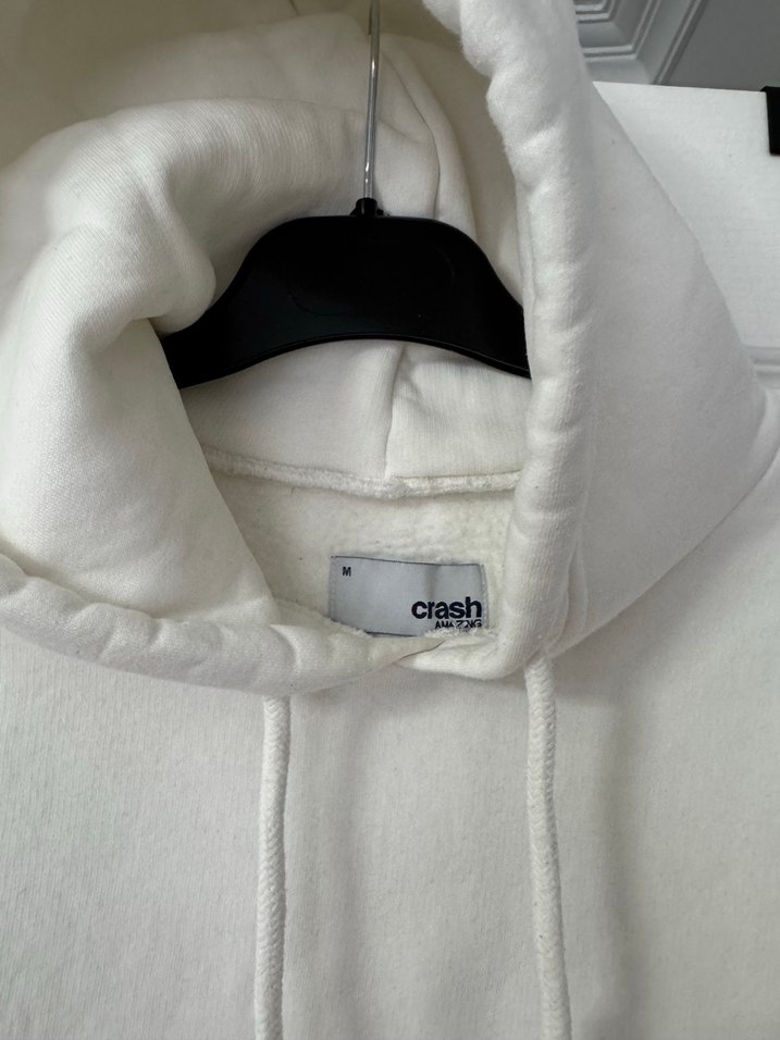 Erkek beyaz kapüşonlu sweatshirt - Görsel 2